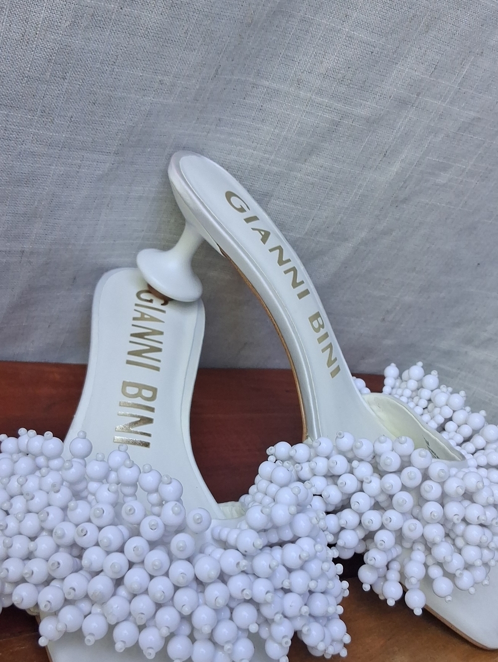Gianni Bini Lonzo White Beaded Slide Sandals 9.5 - Picture 3 of 13